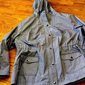 Womens, 3x lightly lined rain coat, navy blue/white checked. Breckinridge brand